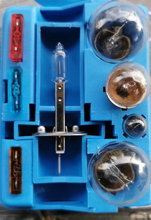 Sam's Accessories spare bulbs kit H4-H11