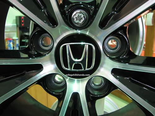 Sam's Accessories Black center cap with chrome H mark. Compatible with most Honda wheels with 2 3/4 inch/70mm center caps