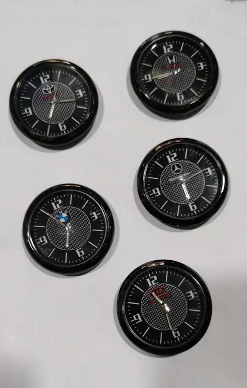 Sam's Accessories 3D Laxury Metal  Analog Clock Watch for Cars black